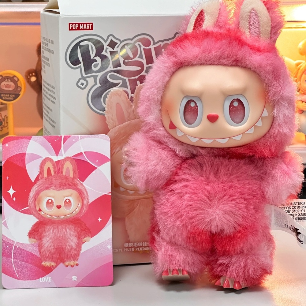 Labubu Big into Energy LOVE